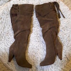 boots Naughty Monkey